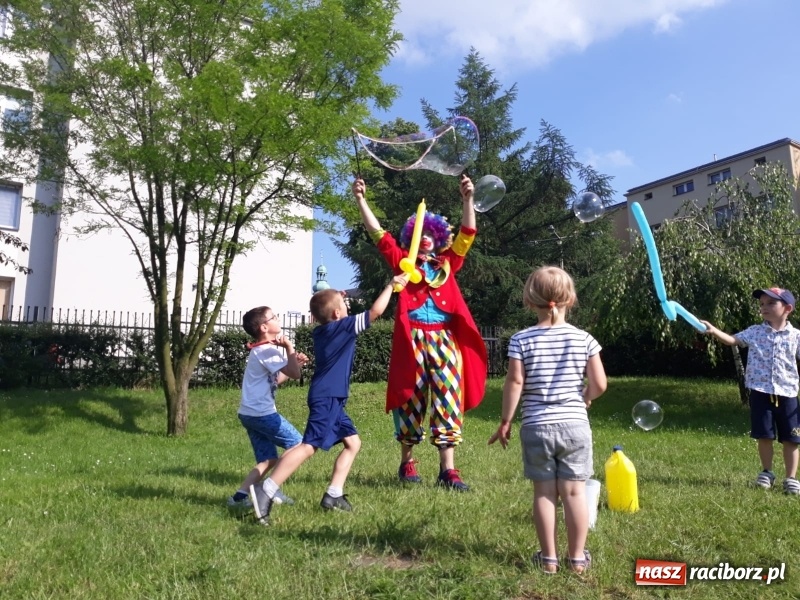 Zdjęcie w galerii na portalu naszraciborz.pl: Rodzinny festyn w przedszkolnym ogrodzie  wiadomości z regionu