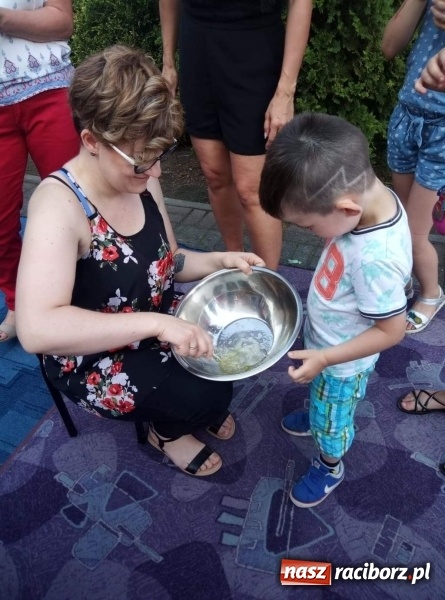 Zdjęcie w galerii na portalu naszraciborz.pl: Rodzinny festyn w przedszkolnym ogrodzie  wiadomości z regionu