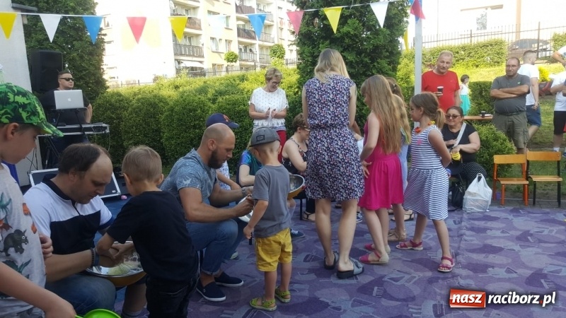 Zdjęcie w galerii na portalu naszraciborz.pl: Rodzinny festyn w przedszkolnym ogrodzie  wiadomości z regionu