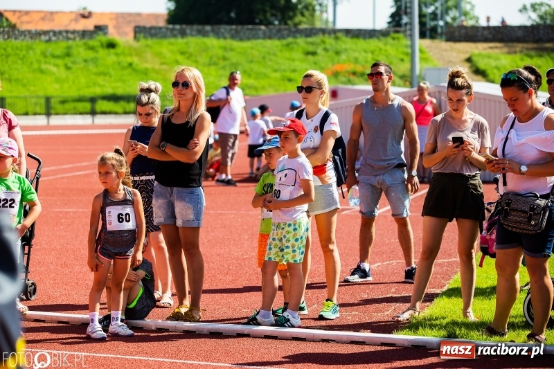 Zdjęcie w galerii na portalu naszraciborz.pl: W Raciborzu odbył się polski finał Czekoladowych Kolców wiadomości z regionu