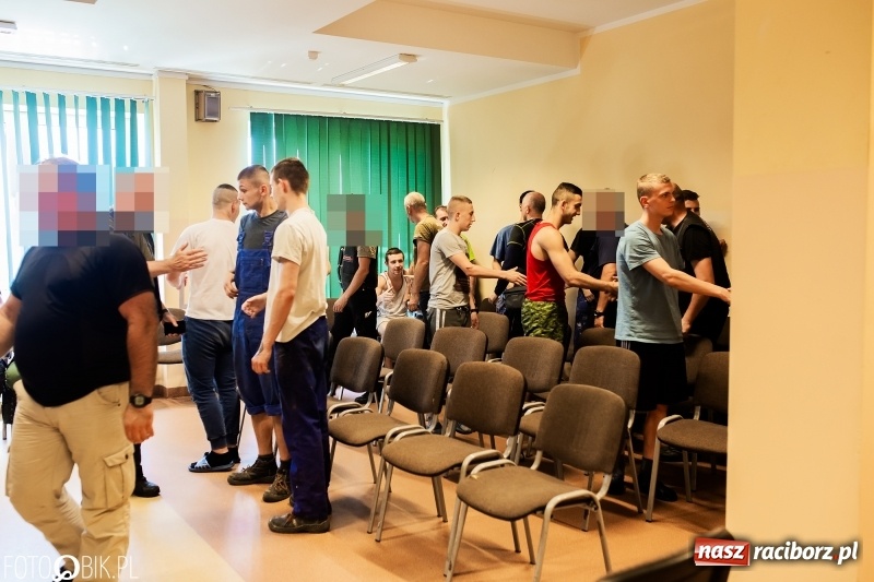 Zdjęcie w galerii na portalu naszraciborz.pl: Kawalkada specjalsów zawitała do Raciborza  wiadomości z regionu