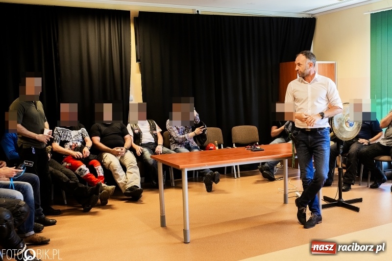 Zdjęcie w galerii na portalu naszraciborz.pl: Kawalkada specjalsów zawitała do Raciborza  wiadomości z regionu