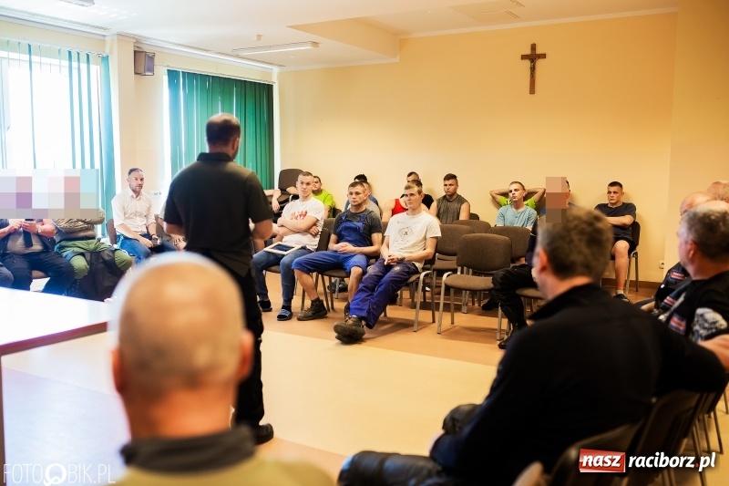 Zdjęcie w galerii na portalu naszraciborz.pl: Kawalkada specjalsów zawitała do Raciborza  wiadomości z regionu