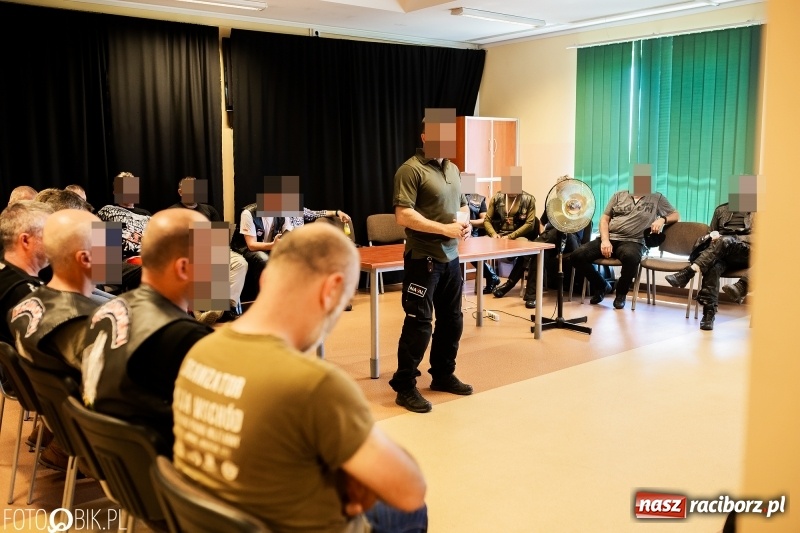 Zdjęcie w galerii na portalu naszraciborz.pl: Kawalkada specjalsów zawitała do Raciborza  wiadomości z regionu