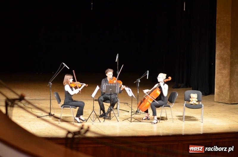 Zdjęcie w galerii na portalu naszraciborz.pl: Mali melomani świadkami eksperymentu wiadomości z regionu