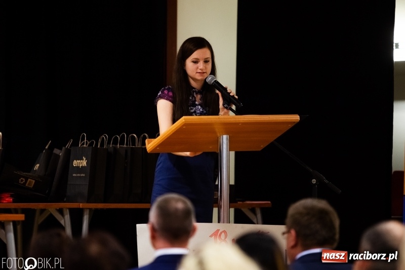 Zdjęcie w galerii na portalu naszraciborz.pl: Uroczysta gala wręczenia nagród dla laureatów olimpiad i konkursów języka niemieckiego wiadomości z regionu