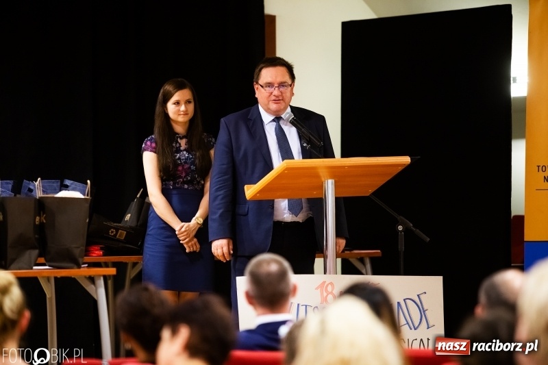 Zdjęcie w galerii na portalu naszraciborz.pl: Uroczysta gala wręczenia nagród dla laureatów olimpiad i konkursów języka niemieckiego wiadomości z regionu