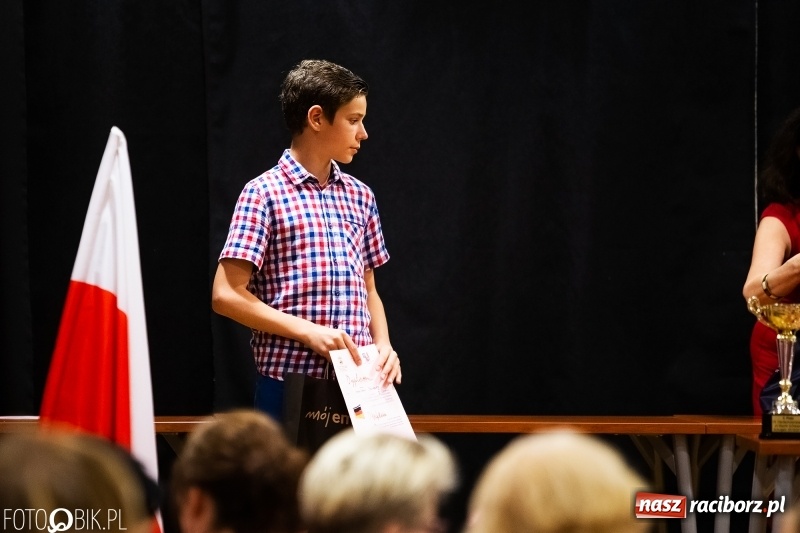 Zdjęcie w galerii na portalu naszraciborz.pl: Uroczysta gala wręczenia nagród dla laureatów olimpiad i konkursów języka niemieckiego wiadomości z regionu
