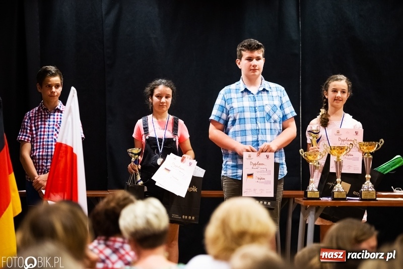 Zdjęcie w galerii na portalu naszraciborz.pl: Uroczysta gala wręczenia nagród dla laureatów olimpiad i konkursów języka niemieckiego wiadomości z regionu