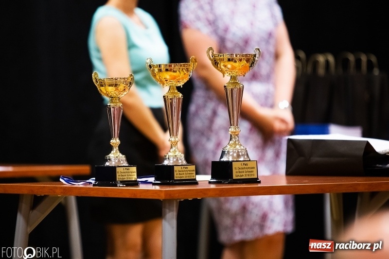 Zdjęcie w galerii na portalu naszraciborz.pl: Uroczysta gala wręczenia nagród dla laureatów olimpiad i konkursów języka niemieckiego wiadomości z regionu