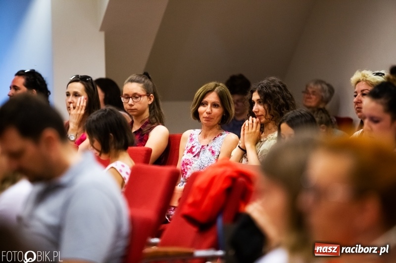 Zdjęcie w galerii na portalu naszraciborz.pl: Uroczysta gala wręczenia nagród dla laureatów olimpiad i konkursów języka niemieckiego wiadomości z regionu