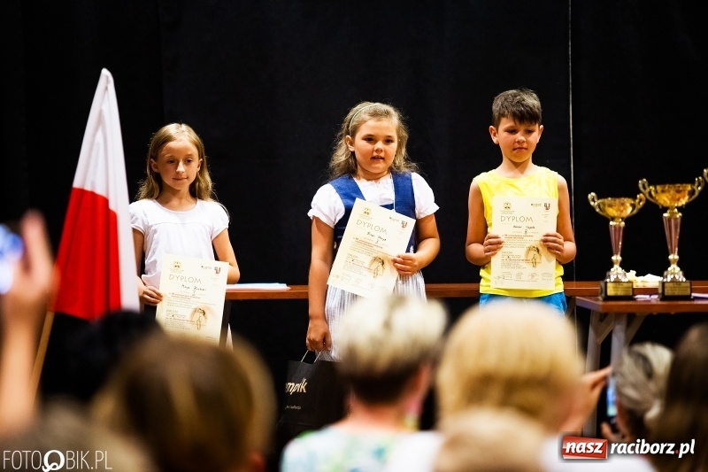 Zdjęcie w galerii na portalu naszraciborz.pl: Uroczysta gala wręczenia nagród dla laureatów olimpiad i konkursów języka niemieckiego wiadomości z regionu