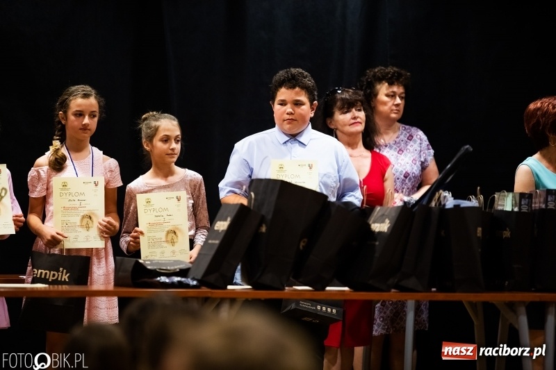 Zdjęcie w galerii na portalu naszraciborz.pl: Uroczysta gala wręczenia nagród dla laureatów olimpiad i konkursów języka niemieckiego wiadomości z regionu