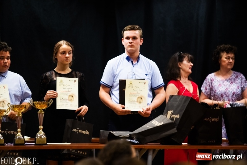 Zdjęcie w galerii na portalu naszraciborz.pl: Uroczysta gala wręczenia nagród dla laureatów olimpiad i konkursów języka niemieckiego wiadomości z regionu