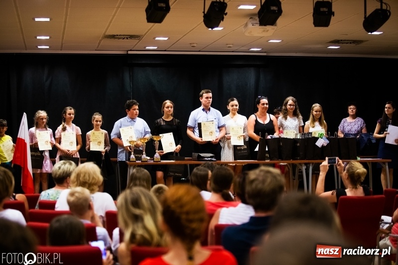 Zdjęcie w galerii na portalu naszraciborz.pl: Uroczysta gala wręczenia nagród dla laureatów olimpiad i konkursów języka niemieckiego wiadomości z regionu