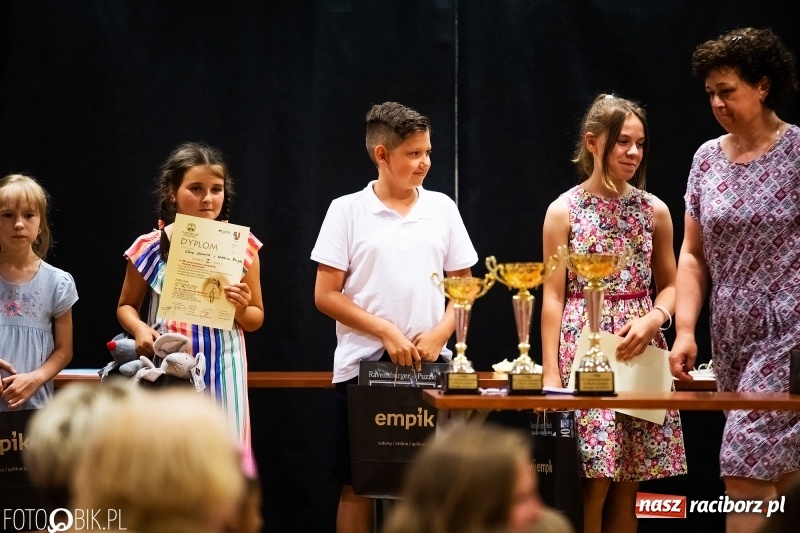 Zdjęcie w galerii na portalu naszraciborz.pl: Uroczysta gala wręczenia nagród dla laureatów olimpiad i konkursów języka niemieckiego wiadomości z regionu