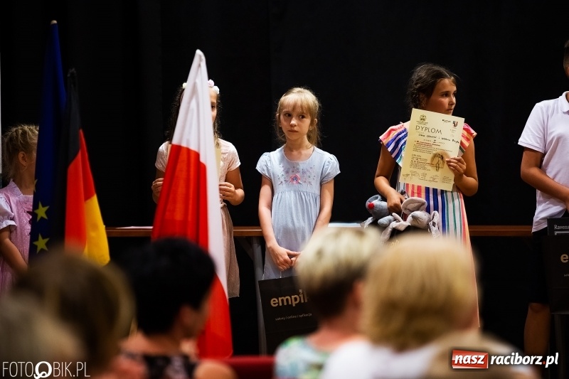 Zdjęcie w galerii na portalu naszraciborz.pl: Uroczysta gala wręczenia nagród dla laureatów olimpiad i konkursów języka niemieckiego wiadomości z regionu