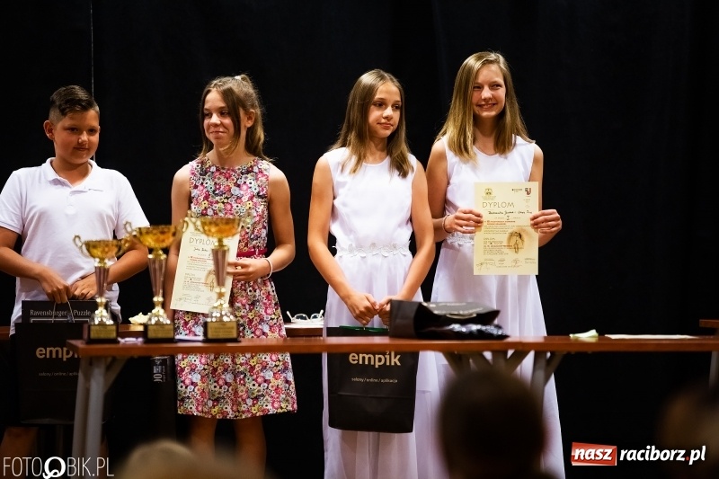 Zdjęcie w galerii na portalu naszraciborz.pl: Uroczysta gala wręczenia nagród dla laureatów olimpiad i konkursów języka niemieckiego wiadomości z regionu