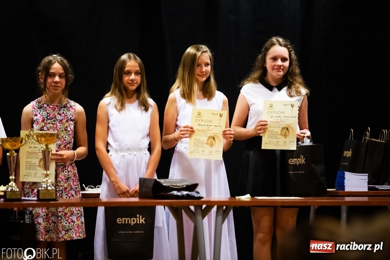 Zdjęcie w galerii na portalu naszraciborz.pl: Uroczysta gala wręczenia nagród dla laureatów olimpiad i konkursów języka niemieckiego wiadomości z regionu