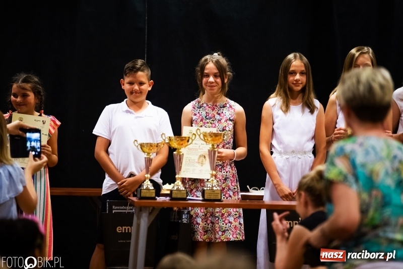 Zdjęcie w galerii na portalu naszraciborz.pl: Uroczysta gala wręczenia nagród dla laureatów olimpiad i konkursów języka niemieckiego wiadomości z regionu