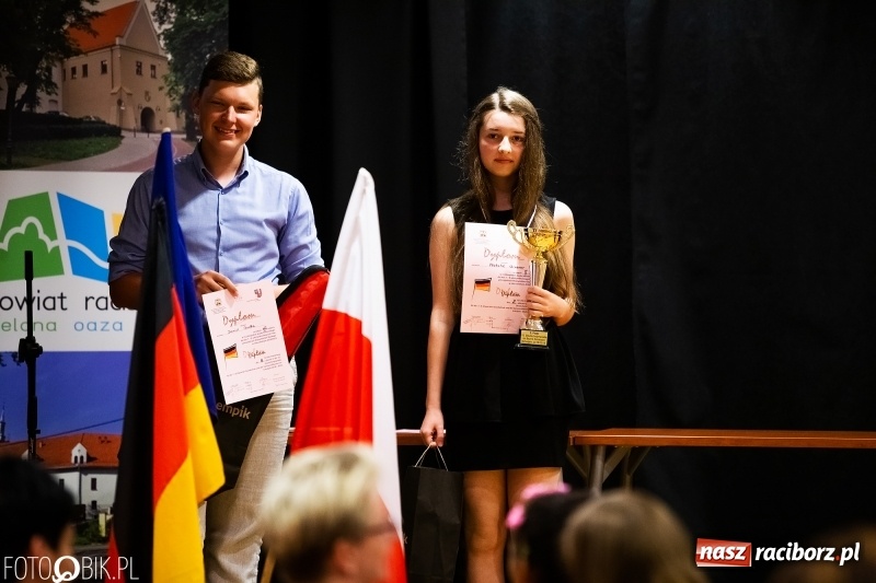 Zdjęcie w galerii na portalu naszraciborz.pl: Uroczysta gala wręczenia nagród dla laureatów olimpiad i konkursów języka niemieckiego wiadomości z regionu