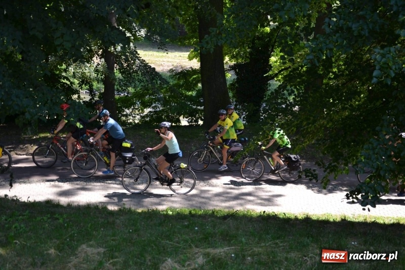 Zdjęcie w galerii na portalu naszraciborz.pl: Z Ustronia na raciborski zamek. Trzy dni rowerem w upale wiadomości z regionu