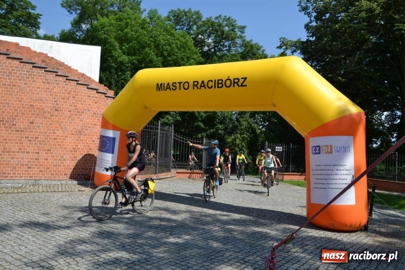Zdjęcie w galerii na portalu naszraciborz.pl: Z Ustronia na raciborski zamek. Trzy dni rowerem w upale wiadomości z regionu