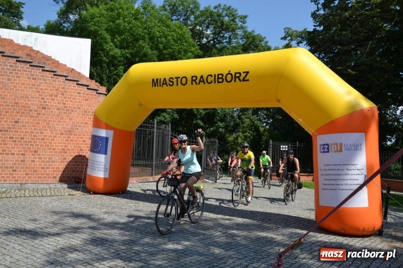 Zdjęcie w galerii na portalu naszraciborz.pl: Z Ustronia na raciborski zamek. Trzy dni rowerem w upale wiadomości z regionu