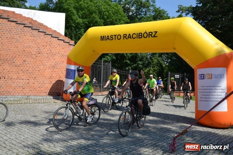 Zdjęcie w galerii na portalu naszraciborz.pl: Z Ustronia na raciborski zamek. Trzy dni rowerem w upale wiadomości z regionu