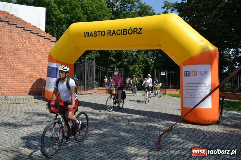 Zdjęcie w galerii na portalu naszraciborz.pl: Z Ustronia na raciborski zamek. Trzy dni rowerem w upale wiadomości z regionu