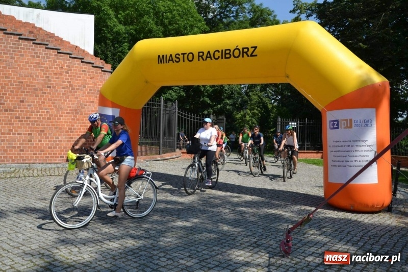 Zdjęcie w galerii na portalu naszraciborz.pl: Z Ustronia na raciborski zamek. Trzy dni rowerem w upale wiadomości z regionu