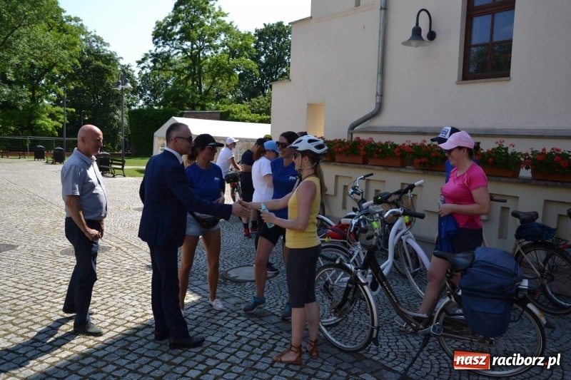Zdjęcie w galerii na portalu naszraciborz.pl: Z Ustronia na raciborski zamek. Trzy dni rowerem w upale wiadomości z regionu
