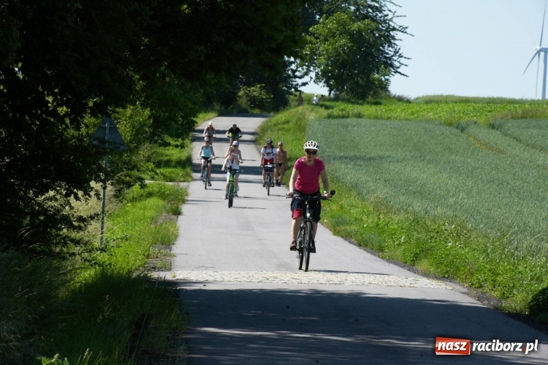 Zdjęcie w galerii na portalu naszraciborz.pl: Oddano do użytku ścieżkę rowerową Tworków-Krzyżanowice  wiadomości z regionu