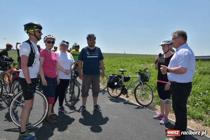 Zdjęcie w galerii na portalu naszraciborz.pl: Oddano do użytku ścieżkę rowerową Tworków-Krzyżanowice  wiadomości z regionu