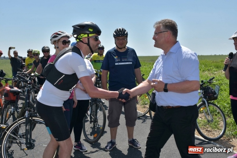 Zdjęcie w galerii na portalu naszraciborz.pl: Oddano do użytku ścieżkę rowerową Tworków-Krzyżanowice  wiadomości z regionu