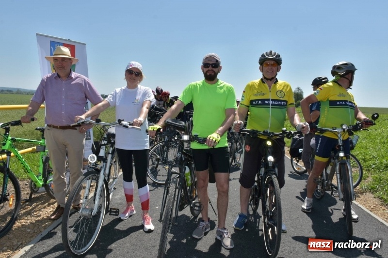 Zdjęcie w galerii na portalu naszraciborz.pl: Oddano do użytku ścieżkę rowerową Tworków-Krzyżanowice  wiadomości z regionu