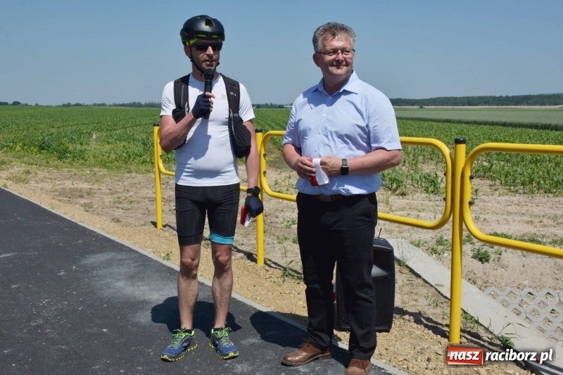 Zdjęcie w galerii na portalu naszraciborz.pl: Oddano do użytku ścieżkę rowerową Tworków-Krzyżanowice  wiadomości z regionu