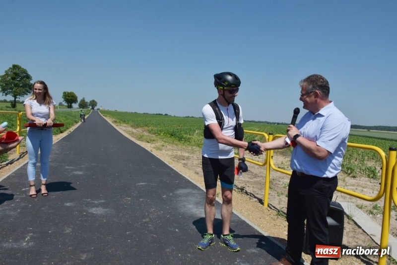 Zdjęcie w galerii na portalu naszraciborz.pl: Oddano do użytku ścieżkę rowerową Tworków-Krzyżanowice  wiadomości z regionu
