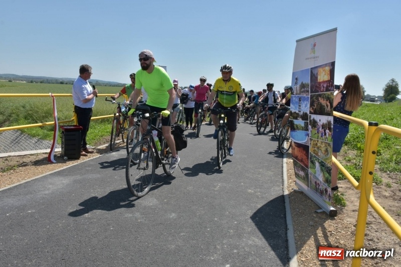 Zdjęcie w galerii na portalu naszraciborz.pl: Oddano do użytku ścieżkę rowerową Tworków-Krzyżanowice  wiadomości z regionu