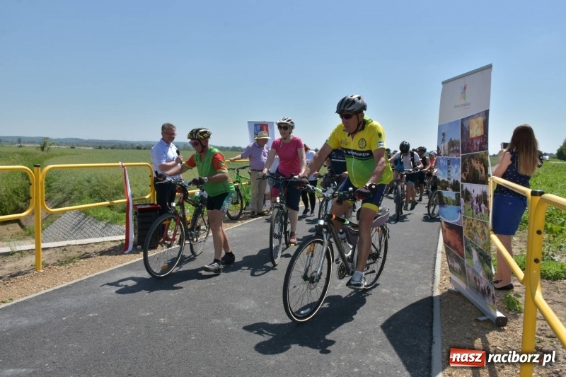 Zdjęcie w galerii na portalu naszraciborz.pl: Oddano do użytku ścieżkę rowerową Tworków-Krzyżanowice  wiadomości z regionu