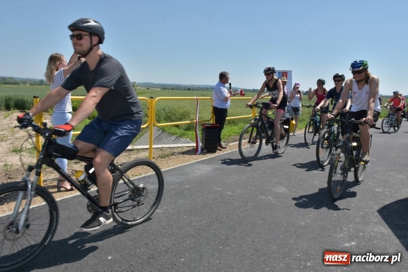 Zdjęcie w galerii na portalu naszraciborz.pl: Oddano do użytku ścieżkę rowerową Tworków-Krzyżanowice  wiadomości z regionu