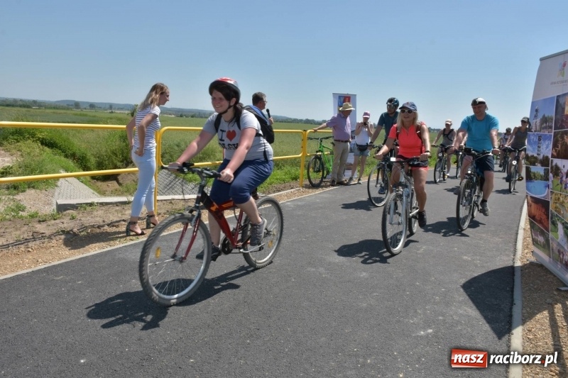 Zdjęcie w galerii na portalu naszraciborz.pl: Oddano do użytku ścieżkę rowerową Tworków-Krzyżanowice  wiadomości z regionu