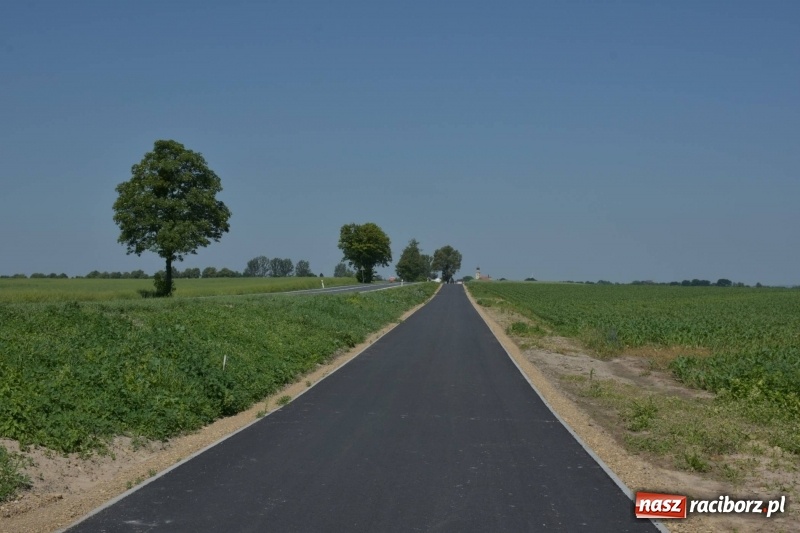 Zdjęcie w galerii na portalu naszraciborz.pl: Oddano do użytku ścieżkę rowerową Tworków-Krzyżanowice  wiadomości z regionu