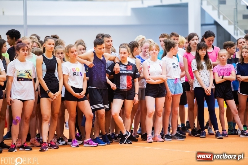 Zdjęcie w galerii na portalu naszraciborz.pl: Mały Memoriał Lekkoatletyczny im. Janusza Kusocińskiego w ZSOMS wiadomości z regionu