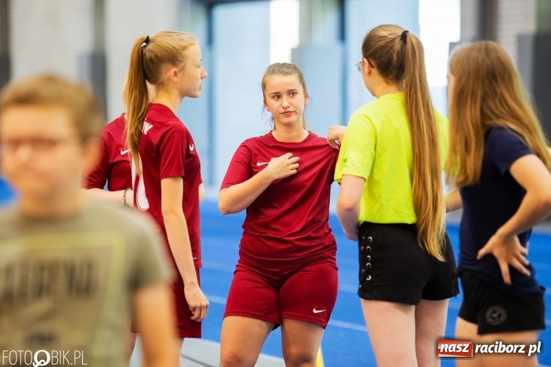 Zdjęcie w galerii na portalu naszraciborz.pl: Mały Memoriał Lekkoatletyczny im. Janusza Kusocińskiego w ZSOMS wiadomości z regionu