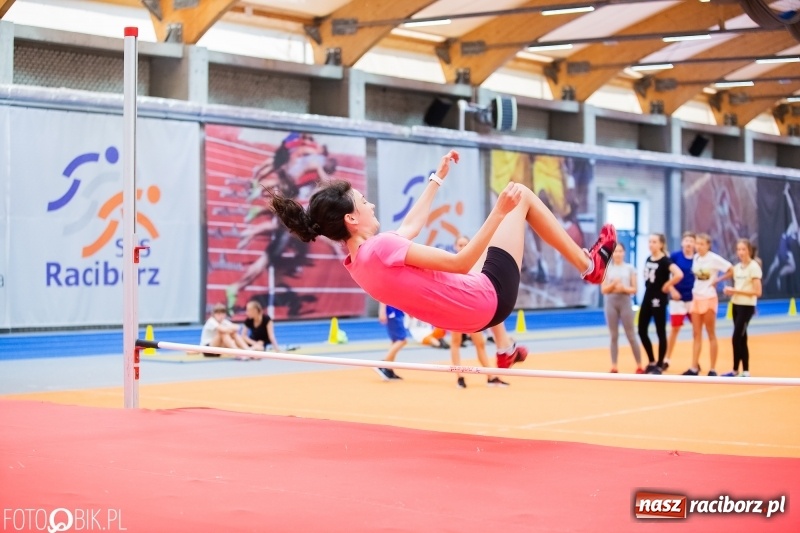 Zdjęcie w galerii na portalu naszraciborz.pl: Mały Memoriał Lekkoatletyczny im. Janusza Kusocińskiego w ZSOMS wiadomości z regionu