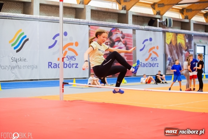 Zdjęcie w galerii na portalu naszraciborz.pl: Mały Memoriał Lekkoatletyczny im. Janusza Kusocińskiego w ZSOMS wiadomości z regionu