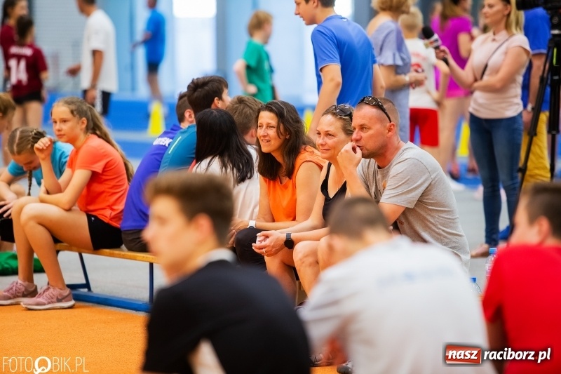 Zdjęcie w galerii na portalu naszraciborz.pl: Mały Memoriał Lekkoatletyczny im. Janusza Kusocińskiego w ZSOMS wiadomości z regionu