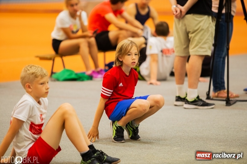 Zdjęcie w galerii na portalu naszraciborz.pl: Mały Memoriał Lekkoatletyczny im. Janusza Kusocińskiego w ZSOMS wiadomości z regionu