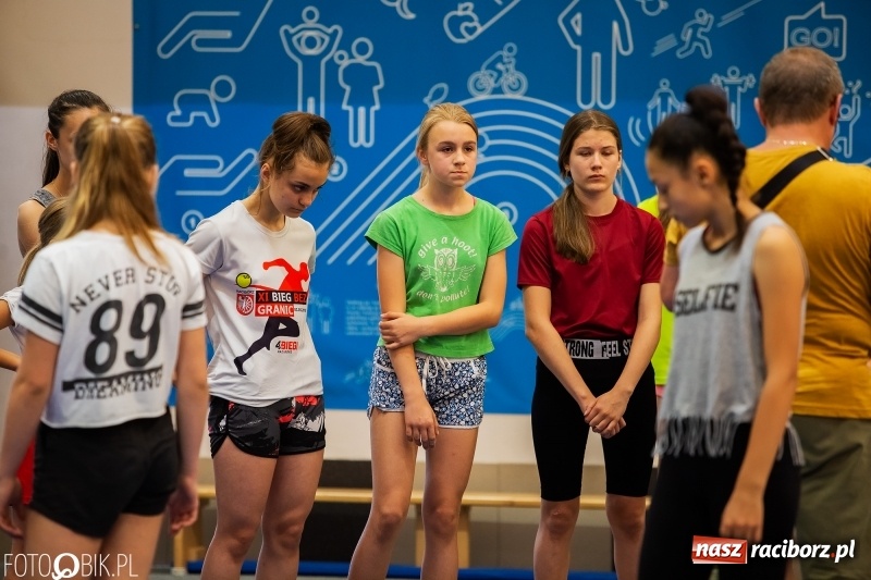 Zdjęcie w galerii na portalu naszraciborz.pl: Mały Memoriał Lekkoatletyczny im. Janusza Kusocińskiego w ZSOMS wiadomości z regionu